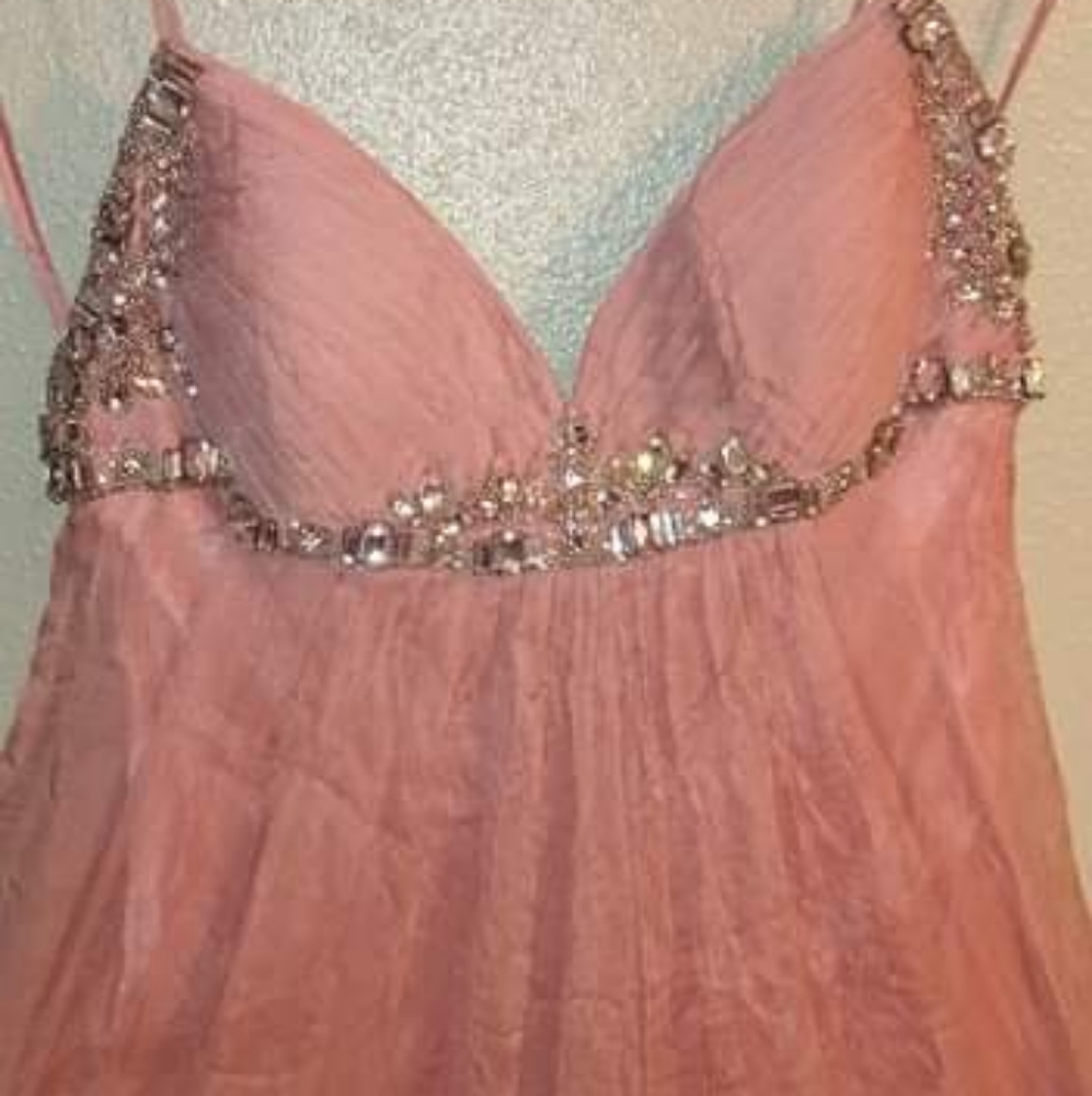 Dress - Picture 2 of 4